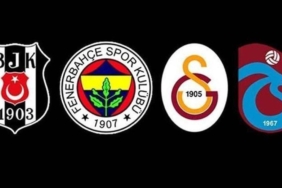 futbol-camiasi-yeni-yili-kutladi-iste-birbirinden-anlamli-mesajlar-4b8NPKOh.jpg