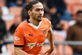 basaksehirin-yildizi-galatasaray-macinda-yok-cezali-duruma-dustu-hSeLNcNs.jpg