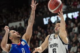 besiktas-anadolu-efes-mac-sonucu-87-70-i3mwi8gC.jpg