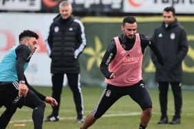 besiktas-antalyaspor-mesaisine-basladi-EkamKwan.jpg