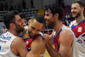 buyukcekmece-basketbol-anadolu-efes-mac-sonucu-91-89-frankeden-efesi-yakan-ucluk-I8dHYFgN.jpg