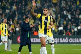 diego-carlos-ilk-kez-fenerbahce-formasi-giydi-AV1pvcpW.jpg