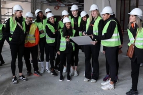 eczacibasi-dynavit-sporcularindan-salon-insaatina-ziyaret-P85cOn7q.jpg