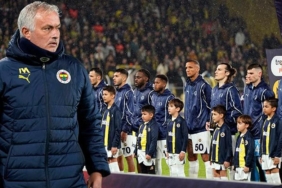 fenerbahcede-iki-yildizin-sozlesmeleri-donduruldu-son-dakika-gelismesi-EKr3PuDV.jpg