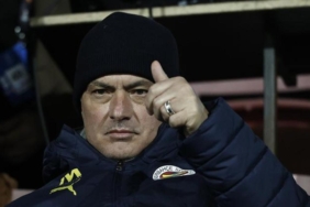 fenerbahcede-jose-mourinhodan-mac-sonu-taraftara-cagri-gurur-duyun-3tysHGkH.jpg