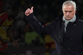 fenerbahceden-25-milyon-euroluk-transfer-mourinho-onay-verdi-girisimler-basladi-2SgrXshO.jpg