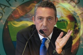 fenerbahceye-manchester-uniteddan-stoper-transferde-surpriz-gelisme-romanin-yildizi-beklenirken-OeCYpeQx.jpg