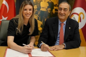 galatasaray-britt-bongaerts-ile-yeni-sozlesme-imzaladi-pN9sNM8L.jpg