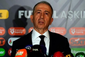 galatasaray-ikinci-baskani-metin-ozturk-sampiyonluk-yarisina-iliskin-konustu-bu-bir-eglence-programi-degil-ujMpCIyH.jpg