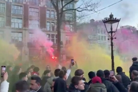 galatasaray-taraftari-ajax-macina-isiniyor-6agKwJv8.jpg