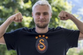 galatasaraya-victor-nelsson-mujdesi-transfer-icin-geldiler-RBFYFpcc.jpg