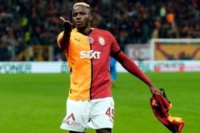 galatasarayda-victor-osimhen-super-ligdeki-gol-sayisini-cift-haneye-cikardi-s269RCmg.jpg