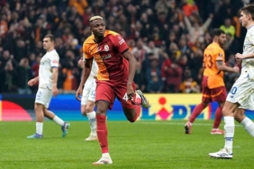 galatasarayin-gol-yukunu-victor-osimhen-cekiyor-jcgmAtcl.jpg
