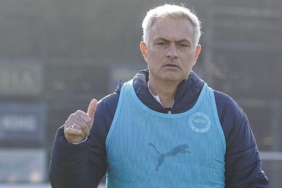 jose-mourinhodan-fenerbahce-camiasina-yeni-yil-mesaji-hedeflerimizden-sapmadik-2jjghEa4.jpg