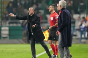konyaspor-fenerbahce-maci-sonrasi-recep-ucardan-ezeli-rakiplere-flas-sozler-eserinizle-gurur-duyun-BNn9NRbW.jpg