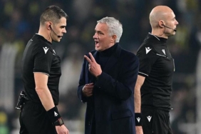 lyon-beraberligi-sonrasi-fenerbahcede-jose-mourinhodan-sert-hakem-isyani-ufc-dovusculeri-gibi-TRgdPZkT.jpg