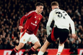 manchester-united-fulhami-deplasmanda-yikti-kritik-3-puan-kuIJtJih.jpg