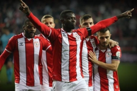 ozet-samsunspor-3-puani-2-golle-aldi-samsunspor-gaziantep-fk-maci-sonucu-2-1-y5dn8TBT.jpg