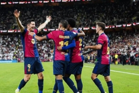 real-madrid-2-5-barcelona-mac-sonucu-ozet-barcelonadan-gorkemli-super-kupa-zaferi-el-clasicoda-HPd5Emin.jpeg