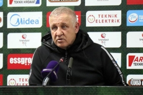 sakaryasporda-mesut-bakkal-sahanin-durumundan-memnun-degil-tgKRnROf.jpg
