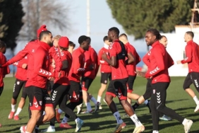 samsunspor-basaksehir-macina-hazir-iLwJgKyA.jpg