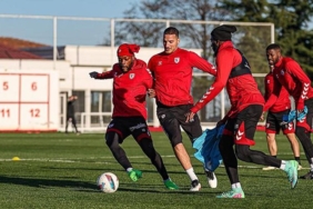 samsunsporda-yeni-hedef-gaziantep-fk-vQ69kLYz.jpg