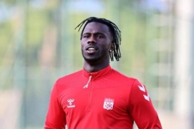 sivasspor-ayriligi-tffye-bildirdi-sozlesmesi-feshedildi-tu4jNseX.jpg