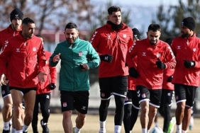 sivassporda-alanyaspor-maci-hazirliklari-basladi-Msn1dFKF.jpg