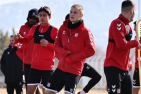 sivassporda-eyupspor-mesaisi-suruyor-7GhXBOwG.jpg