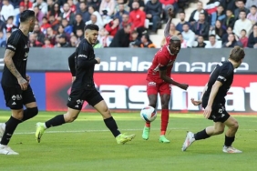 son-dakika-sakatlik-soku-jonas-svensson-ve-emirhan-topcudan-besiktasa-kotu-haber-UBbrDs4b.jpg