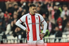 super-lig-devi-rey-manaj-ile-anlasma-sagladi-transferde-son-dakika-imzaya-geliyor-pNsG4Ll2.jpg