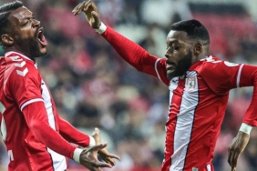 super-lig-devinden-transferde-olivier-ntcham-atagi-temaslar-basladi-MGm6ZkyJ.jpg