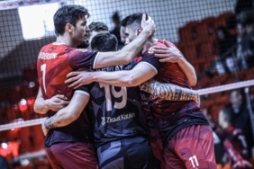 ziraat-bannkart-akkus-bldspor-karsisinda-zorlanmadi-mg8DClwa.jpg