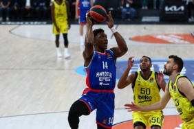 anadolu-efes-stanley-johnson-ile-yollarini-ayirdi-Vu4BMN5S.jpg