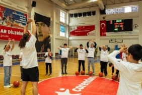 anadolu-efesin-one-team-sosyal-sorumluluk-projesi-antalyada-basladi-HZPFSy3G.jpg