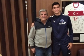 aston-villanin-kadrosuna-kattigi-yasin-ozcanin-kesfedilme-hikayesi-qIxmb6eB.jpg