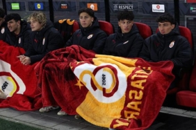 az-alkmaar-galatasaray-yedek-kulubesinde-altyapidan-7-futbolcu-VcW3gHvl.jpg