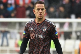 besiktas-transferi-resmen-acikladi-geri-dondu-JRixQG7W.jpg