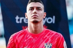 eyupspordan-berke-ozer-aciklamasi-fenerbahce-itirafi-bonservisi-belli-oldu-VeRy6bwP.jpg