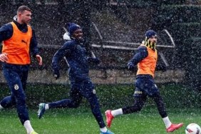 fenerbahce-kar-yagisi-altinda-calisti-vgjdVPjK.jpg