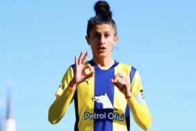 fenerbahcede-milli-oyuncu-turk-kadin-futbol-tarihine-adini-yazdirdi-zEtIFcet.jpg