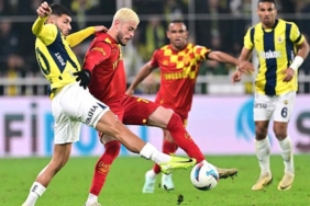 feyenoord-goztepeli-romulonun-pesinde-EE6HH6Ru.jpg