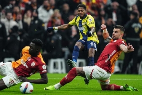galatasaray-fenerbahce-derbisinin-ardindan-fred-orta-sahada-buyuk-bir-savas-verdik-rFfFDRwc.jpg