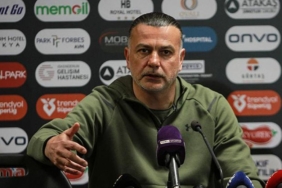hatayspor-teknik-direktoru-murat-sahin-savunmada-sikinti-yasiyoruz-plnOmCIN.jpg