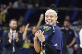 kayla-mcbride-yeniden-fenerbahce-opette-bLMspeAw.jpg
