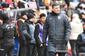 kayserispor-teknik-direktoru-sergej-jakirovic-3-puandan-dolayi-mutlu-C8DXD4OO.jpg