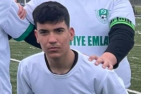 kocaelispor-amed-macinda-taraftar-tribunden-dustu-yasam-mucadelesi-veriyor-EmDcxLx7.jpg