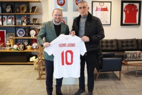 letonya-futbol-federasyonu-baskani-lasenko-ibrahim-haciosmanoglunu-ziyaret-etti-XH4reMCv.jpg