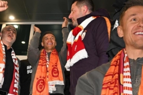 menajeri-frankowskinin-galatasaraya-transferinin-perde-arkasini-anlatti-pes-pese-itiraflar-IjmIdFfm.jpg
