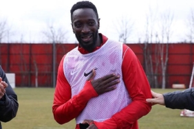 mustapha-yatabare-39-yasinda-futbolu-birakti-waiyzdXy.jpg